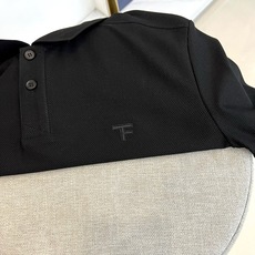 Tom Ford 汤姆福特、2026春夏新品短袖Polo衫,以极简美学重塑经典,色调沉稳高级,轻松驾驭商 Tom Ford 汤姆福特、2026春夏新品短袖Polo衫,以极简美学重塑经典,色调沉稳高级,轻松驾驭商