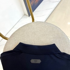 Tom Ford 汤姆福特、2026春夏新品短袖Polo衫,以极简美学重塑经典,色调沉稳高级,轻松驾驭商 Tom Ford 汤姆福特、2026春夏新品短袖Polo衫,以极简美学重塑经典,色调沉稳高级,轻松驾驭商