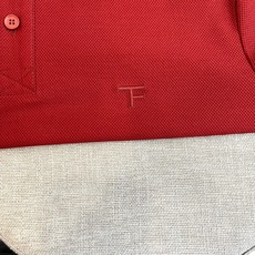 Tom Ford 汤姆福特、2026春夏新品短袖Polo衫,以极简美学重塑经典,色调沉稳高级,轻松驾驭商 Tom Ford 汤姆福特、2026春夏新品短袖Polo衫,以极简美学重塑经典,色调沉稳高级,轻松驾驭商