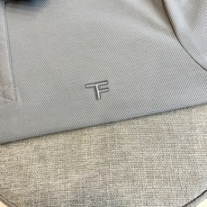 Tom Ford 汤姆福特、2026春夏新品短袖Polo衫,以极简美学重塑经典,色调沉稳高级,轻松驾驭商 Tom Ford 汤姆福特、2026春夏新品短袖Polo衫,以极简美学重塑经典,色调沉稳高级,轻松驾驭商