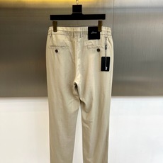 BERLUTI 布鲁提、2026春夏新品休闲裤,这款裤子以简约廓形诠释当代都市轻奢风尚。腰头采用松紧抽绳 BERLUTI 布鲁提、2026春夏新品休闲裤,这款裤子以简约廓形诠释当代都市轻奢风尚。腰头采用松紧抽绳
