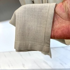 BERLUTI 布鲁提、2026春夏新品休闲裤,这款裤子以简约廓形诠释当代都市轻奢风尚。腰头采用松紧抽绳 BERLUTI 布鲁提、2026春夏新品休闲裤,这款裤子以简约廓形诠释当代都市轻奢风尚。腰头采用松紧抽绳