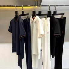 Brunello Cucinelli-BC、2026春夏新品男士休闲套装,以纯色诠释低调奢华的都市运动美 Brunello Cucinelli-BC、2026春夏新品男士休闲套装,以纯色诠释低调奢华的都市运动美