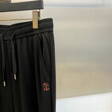 Brunello Cucinelli-BC、2026春夏新品男士休闲套装,以纯色诠释低调奢华的都市运动美 Brunello Cucinelli-BC、2026春夏新品男士休闲套装,以纯色诠释低调奢华的都市运动美