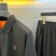 Brunello Cucinelli-BC、2026春夏新品男士休闲套装,以纯色诠释低调奢华的都市运动美 Brunello Cucinelli-BC、2026春夏新品男士休闲套装,以纯色诠释低调奢华的都市运动美