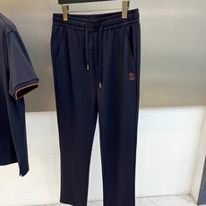 Brunello Cucinelli-BC、2026春夏新品男士休闲套装,以纯色诠释低调奢华的都市运动美 Brunello Cucinelli-BC、2026春夏新品男士休闲套装,以纯色诠释低调奢华的都市运动美