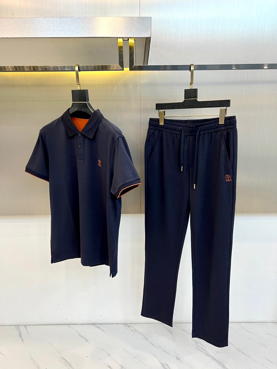 Brunello Cucinelli-BC、2026春夏新品男士休闲套装，以纯色诠释低调奢华的都市运动美