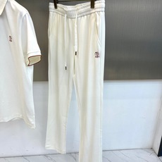 Brunello Cucinelli-BC、2026春夏新品男士休闲套装,以纯色诠释低调奢华的都市运动美 Brunello Cucinelli-BC、2026春夏新品男士休闲套装,以纯色诠释低调奢华的都市运动美