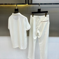 Brunello Cucinelli-BC、2026春夏新品男士休闲套装,以纯色诠释低调奢华的都市运动美 Brunello Cucinelli-BC、2026春夏新品男士休闲套装,以纯色诠释低调奢华的都市运动美