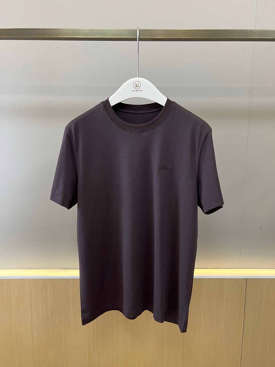 BERLUTI 布鲁提、2026春夏新品短袖T恤，以纯色调演绎极简奢华美学，经典圆领短袖剪裁适配多元身形