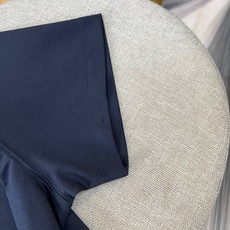 BERLUTI 布鲁提、2026春夏新品短袖T恤,以纯色调演绎极简奢华美学,经典圆领短袖剪裁适配多元身形 BERLUTI 布鲁提、2026春夏新品短袖T恤,以纯色调演绎极简奢华美学,经典圆领短袖剪裁适配多元身形