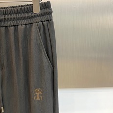 Brunello Cucinelli-BC、2026春夏新品休闲套装,以低饱和主色调,打造都市轻奢度假风 Brunello Cucinelli-BC、2026春夏新品休闲套装,以低饱和主色调,打造都市轻奢度假风