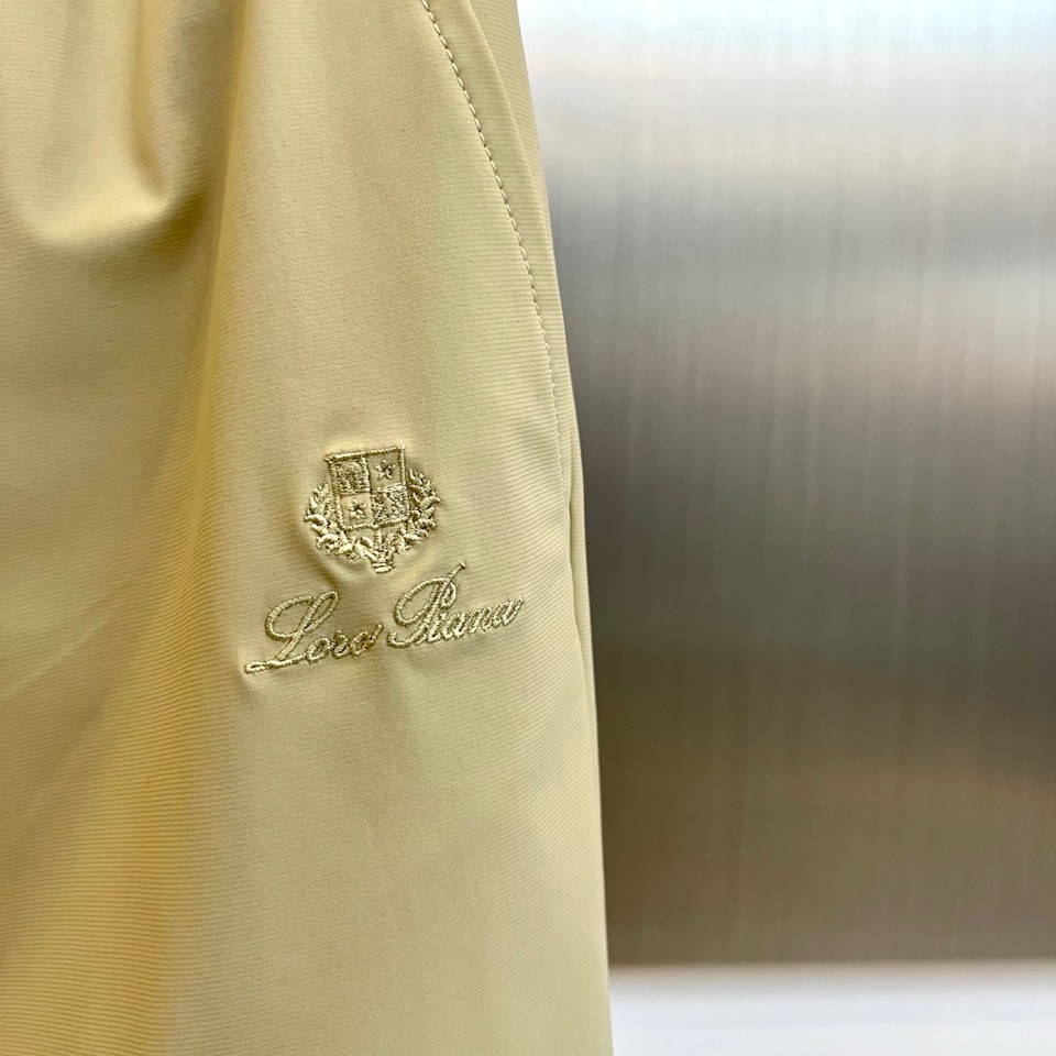 一套Loro Piana诺悠翩雅、2026春夏新品休闲套装，简约高级感拉满！短袖衬衫+同色系短裤，打造清