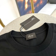 BERLUTI 布鲁提、2026春夏新品短袖,以纯色为主调,简约圆领设计勾勒利落肩线,宽松版型包容身形, BERLUTI 布鲁提、2026春夏新品短袖,以纯色为主调,简约圆领设计勾勒利落肩线,宽松版型包容身形,