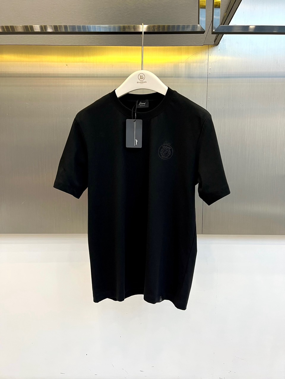 BERLUTI 布鲁提、2026春夏新品短袖，以纯色为主调，简约圆领设计勾勒利落肩线，宽松版型包容身形，