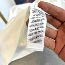 Bur巴宝莉、2026春夏全新短袖T恤重磅登场!经典纯色基底碰撞复古骑士与品牌字母印花,金属质感图案在复 Bur巴宝莉、2026春夏全新短袖T恤重磅登场!经典纯色基底碰撞复古骑士与品牌字母印花,金属质感图案在复