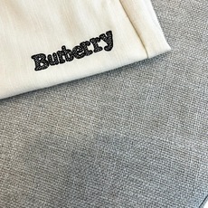 Bur巴宝莉、巴宝莉2026春夏新品天丝亚麻短裤,天丝70%20%麻10%以当代视角重塑经典休闲格调。款 Bur巴宝莉、巴宝莉2026春夏新品天丝亚麻短裤,天丝70%20%麻10%以当代视角重塑经典休闲格调。款