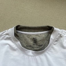 Brunello Cucinelli-BC、2026春夏新品短袖T恤,以简约廓形诠释当代轻奢男装美学。纯 Brunello Cucinelli-BC、2026春夏新品短袖T恤,以简约廓形诠释当代轻奢男装美学。纯