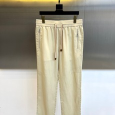 Loro Piana诺悠翩雅、2026春夏新品休闲裤,以75%莱赛尔+25%亚麻混纺打造,天然纤维融合赋予面料轻盈透气、 Loro Piana诺悠翩雅、2026春夏新品休闲裤,以75%莱赛尔+25%亚麻混纺打造,天然纤维融合赋予面料轻盈透气、