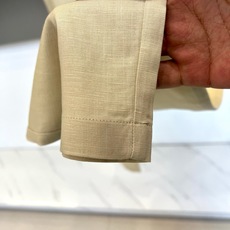 Loro Piana诺悠翩雅、2026春夏新品休闲裤,以75%莱赛尔+25%亚麻混纺打造,天然纤维融合赋予面料轻盈透气、 Loro Piana诺悠翩雅、2026春夏新品休闲裤,以75%莱赛尔+25%亚麻混纺打造,天然纤维融合赋予面料轻盈透气、