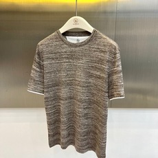 Brunello Cucinelli-BC,2026春夏新品短袖T恤,以利落圆领搭配微阔宽松版型,巧妙营造出随性松弛的视 Brunello Cucinelli-BC,2026春夏新品短袖T恤,以利落圆领搭配微阔宽松版型,巧妙营造出随性松弛的视