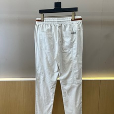 Zegna杰尼亚、2026春夏新品休闲裤,以简约廓形诠释当代都市休闲美学,采用100%优质棉面料打造,触感柔软透气,天然 Zegna杰尼亚、2026春夏新品休闲裤,以简约廓形诠释当代都市休闲美学,采用100%优质棉面料打造,触感柔软透气,天然