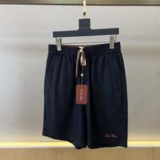 Loro Piana诺悠翩雅、2026春夏新品休闲短裤,以100%纯棉材质打造极致舒适体验。松紧腰头搭配精致抽绳设计,兼 Loro Piana诺悠翩雅、2026春夏新品休闲短裤,以100%纯棉材质打造极致舒适体验。松紧腰头搭配精致抽绳设计,兼