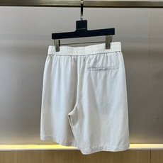 Loro Piana诺悠翩雅、2026春夏新品休闲短裤,以100%纯棉材质打造极致舒适体验。松紧腰头搭配精致抽绳设计,兼 Loro Piana诺悠翩雅、2026春夏新品休闲短裤,以100%纯棉材质打造极致舒适体验。松紧腰头搭配精致抽绳设计,兼