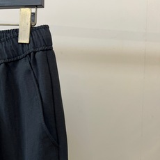 Brunello Cucinelli-BC、2026春夏新品休闲裤,以纯色调开启清爽穿搭篇章,采用轻盈透气的天然面料打造 Brunello Cucinelli-BC、2026春夏新品休闲裤,以纯色调开启清爽穿搭篇章,采用轻盈透气的天然面料打造