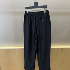 Brunello Cucinelli-BC、2026春夏新品休闲裤,以纯色调开启清爽穿搭篇章,采用轻盈透气的天然面料打造 Brunello Cucinelli-BC、2026春夏新品休闲裤,以纯色调开启清爽穿搭篇章,采用轻盈透气的天然面料打造