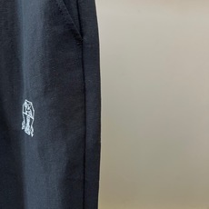 Brunello Cucinelli-BC、2026春夏新品休闲裤,以纯色调开启清爽穿搭篇章,采用轻盈透气的天然面料打造 Brunello Cucinelli-BC、2026春夏新品休闲裤,以纯色调开启清爽穿搭篇章,采用轻盈透气的天然面料打造