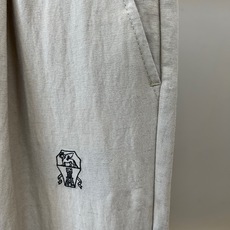 Brunello Cucinelli-BC、2026春夏新品休闲裤,以纯色调开启清爽穿搭篇章,采用轻盈透气的天然面料打造 Brunello Cucinelli-BC、2026春夏新品休闲裤,以纯色调开启清爽穿搭篇章,采用轻盈透气的天然面料打造