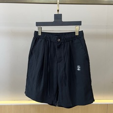 Brunello Cucinelli-BC、2026春夏新品休闲短裤,以纯色为基调,诠释当代都市轻运动美学。松紧腰头配复 Brunello Cucinelli-BC、2026春夏新品休闲短裤,以纯色为基调,诠释当代都市轻运动美学。松紧腰头配复