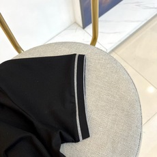 Brunello Cucinelli-BC、2026春夏新品短袖Polo衫,以简约而不简单的姿态诠释现代男士优雅格调。经 Brunello Cucinelli-BC、2026春夏新品短袖Polo衫,以简约而不简单的姿态诠释现代男士优雅格调。经