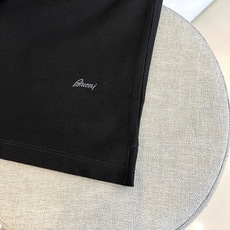 BERLUTI 布鲁提、2026春夏新品短袖Polo衫全新登场,以奢华面料与匠心工艺重塑经典男装美学。采用高支双丝光棉面 BERLUTI 布鲁提、2026春夏新品短袖Polo衫全新登场,以奢华面料与匠心工艺重塑经典男装美学。采用高支双丝光棉面