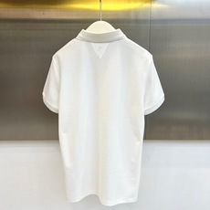BERLUTI 布鲁提、2026春夏新品短袖Polo衫全新登场,以奢华面料与匠心工艺重塑经典男装美学。采用高支双丝光棉面 BERLUTI 布鲁提、2026春夏新品短袖Polo衫全新登场,以奢华面料与匠心工艺重塑经典男装美学。采用高支双丝光棉面