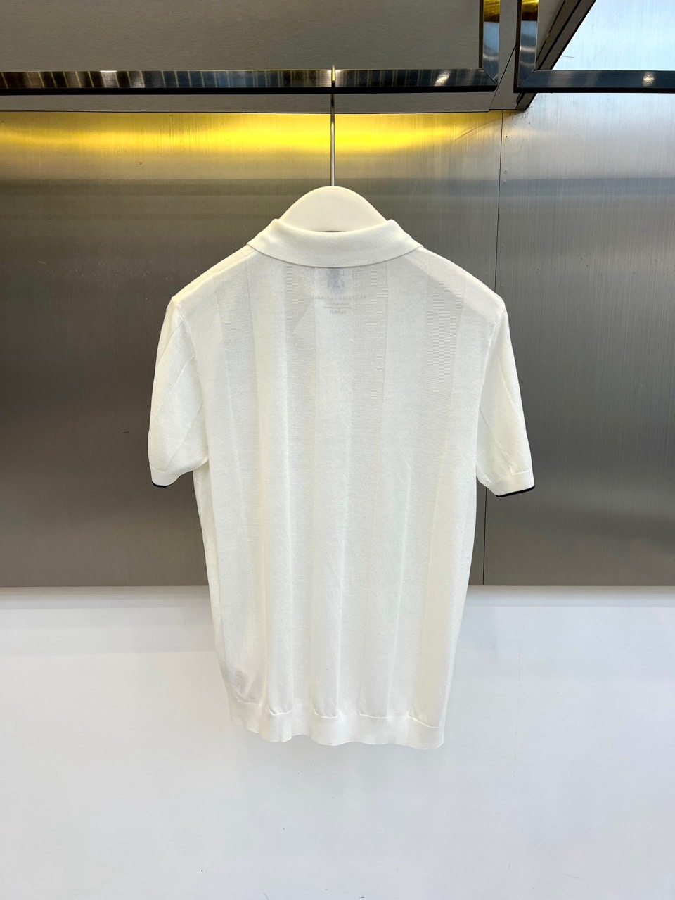 Brunello Cucinelli-BC、2026春夏新品针织短袖Polo衫，以极简美学重塑经典。针织面料交织细密纵向