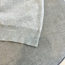 Loro Piana诺悠翩雅、2026春夏新品针织Polo衫,以意式轻奢美学重塑经典,半拉链翻领设计打破传统纽扣桎梏,兼 Loro Piana诺悠翩雅、2026春夏新品针织Polo衫,以意式轻奢美学重塑经典,半拉链翻领设计打破传统纽扣桎梏,兼