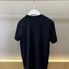 Brunello Cucinelli-BC、2026春夏新品短袖T恤,以纯色为基底,诠释极简美学与奢华休闲的融合。经典圆 Brunello Cucinelli-BC、2026春夏新品短袖T恤,以纯色为基底,诠释极简美学与奢华休闲的融合。经典圆