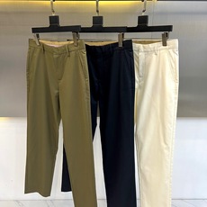 Loro Piana诺悠翩雅、2026春夏新品休闲西裤,色调诠释都市轻熟风。直筒剪裁利落流畅,修饰腿型同时保留舒适余量, Loro Piana诺悠翩雅、2026春夏新品休闲西裤,色调诠释都市轻熟风。直筒剪裁利落流畅,修饰腿型同时保留舒适余量,