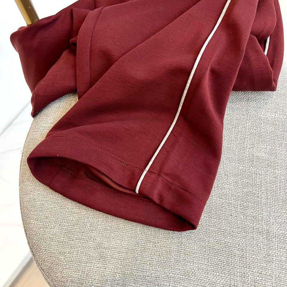 Brunello Cucinelli-BC、2026春夏新品休闲裤,色调简约大气适配多元穿搭场景。松紧腰头搭配抽绳设计, Brunello Cucinelli-BC、2026春夏新品休闲裤,色调简约大气适配多元穿搭场景。松紧腰头搭配抽绳设计,