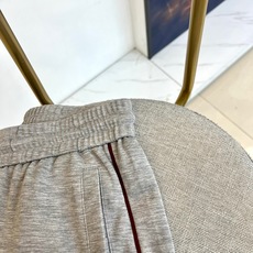 Brunello Cucinelli-BC、2026春夏新品休闲裤,色调简约大气适配多元穿搭场景。松紧腰头搭配抽绳设计, Brunello Cucinelli-BC、2026春夏新品休闲裤,色调简约大气适配多元穿搭场景。松紧腰头搭配抽绳设计,