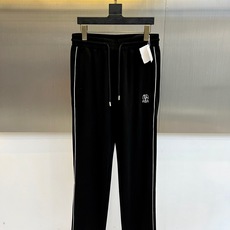 Brunello Cucinelli-BC、2026春夏新品休闲裤,色调简约大气适配多元穿搭场景。松紧腰头搭配抽绳设计, Brunello Cucinelli-BC、2026春夏新品休闲裤,色调简约大气适配多元穿搭场景。松紧腰头搭配抽绳设计,