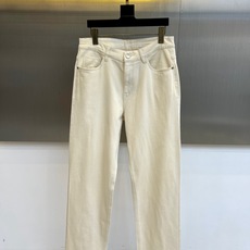 Brunello Cucinelli-BC、2026春夏新品牛仔裤,以清新柔和的色调开启春夏穿搭新篇。经典直筒版型适配多 Brunello Cucinelli-BC、2026春夏新品牛仔裤,以清新柔和的色调开启春夏穿搭新篇。经典直筒版型适配多