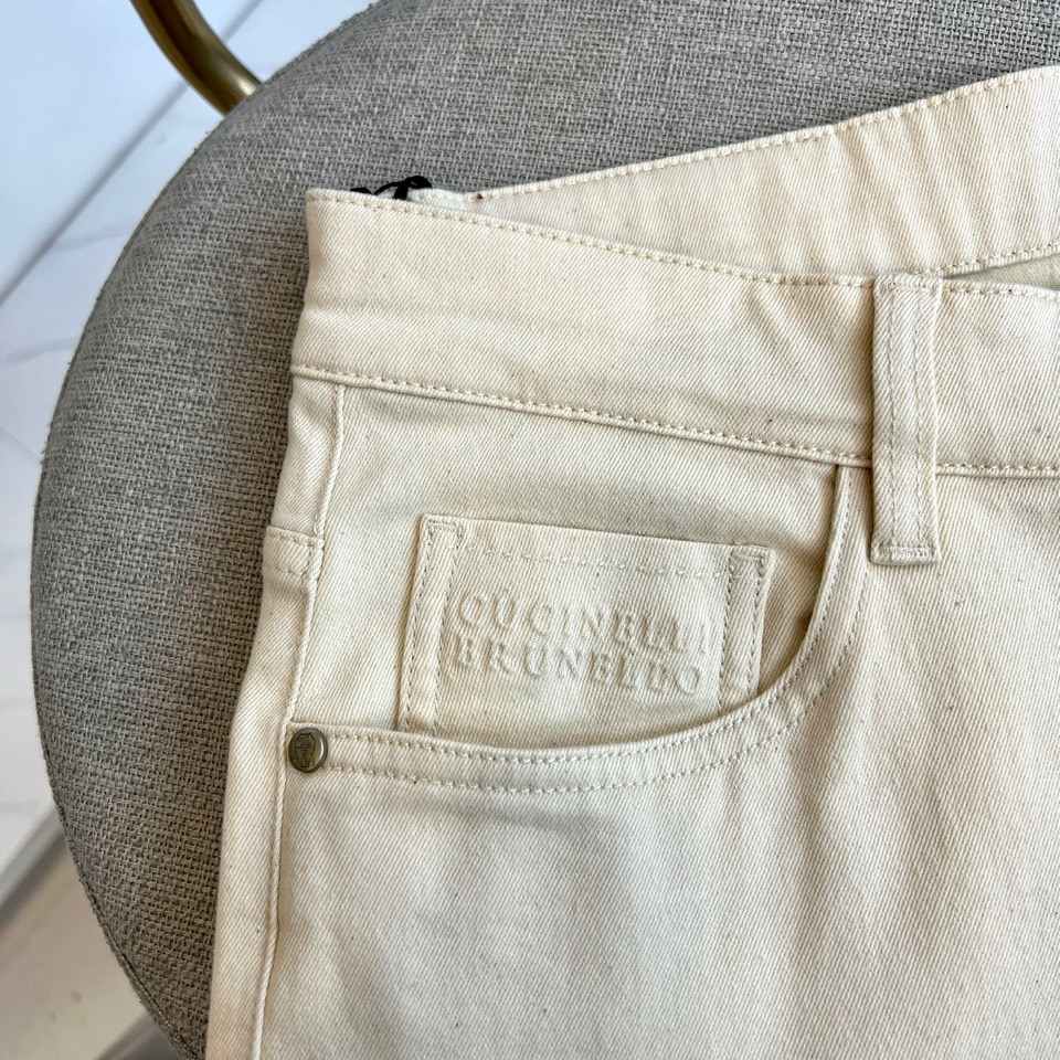 Brunello Cucinelli-BC、2026春夏新品牛仔裤，以清新柔和的色调开启春夏穿搭新篇。经典直筒版型适配多