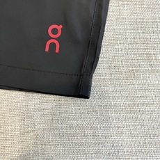 on昂跑、2026春夏新品短裤,以鲜活纯色点亮季节穿搭,成为衣橱里的吸睛焦点。整体风格融合运动休闲与街头潮流感,既适配健 on昂跑、2026春夏新品短裤,以鲜活纯色点亮季节穿搭,成为衣橱里的吸睛焦点。整体风格融合运动休闲与街头潮流感,既适配健