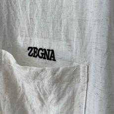 Zegna杰尼亚、2026春夏新品短袖衬衫,以利落剪裁与精致工艺演绎意式绅士格调。经典翻领设计简约大气,短袖版型清爽透气 Zegna杰尼亚、2026春夏新品短袖衬衫,以利落剪裁与精致工艺演绎意式绅士格调。经典翻领设计简约大气,短袖版型清爽透气