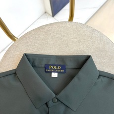 Polo Ralph Lauren拉夫劳伦、2026春夏新品短袖Polo衫,以极简美学重塑经典轮廓。纯色调温润如玉,低调 Polo Ralph Lauren拉夫劳伦、2026春夏新品短袖Polo衫,以极简美学重塑经典轮廓。纯色调温润如玉,低调