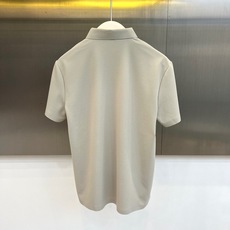 Polo Ralph Lauren拉夫劳伦、2026春夏新品短袖Polo衫,以极简美学重塑经典轮廓。纯色调温润如玉,低调 Polo Ralph Lauren拉夫劳伦、2026春夏新品短袖Polo衫,以极简美学重塑经典轮廓。纯色调温润如玉,低调