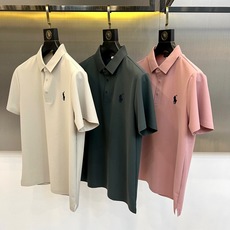 Polo Ralph Lauren拉夫劳伦、2026春夏新品短袖Polo衫,以极简美学重塑经典轮廓。纯色调温润如玉,低调 Polo Ralph Lauren拉夫劳伦、2026春夏新品短袖Polo衫,以极简美学重塑经典轮廓。纯色调温润如玉,低调